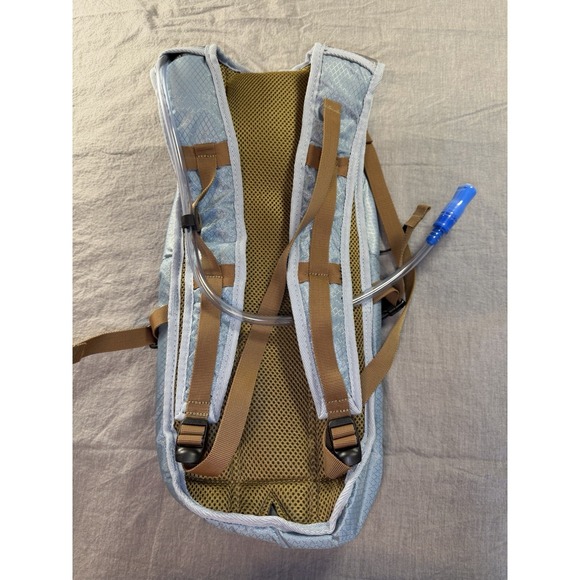 Bass Pro Shops Hydration Backpack - Picture 2 of 7